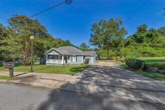 Building Photo - 3849 Dillard St