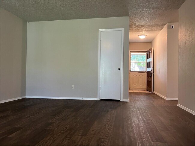 Building Photo - 7318 Lunar Dr