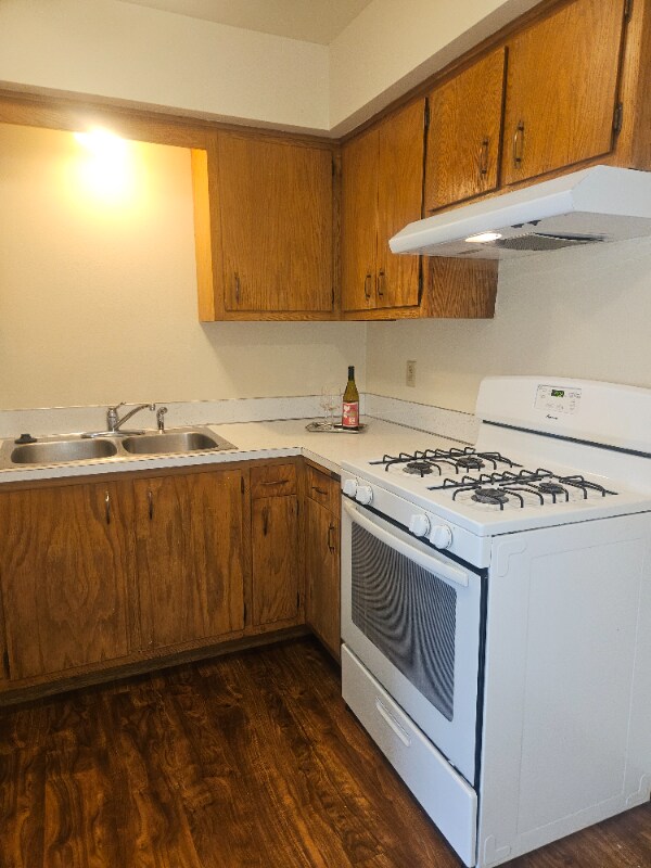 Primary Photo - 11205 W Bluemound Rd