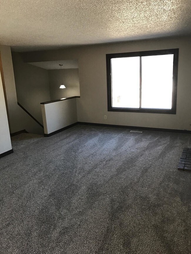 1919 Willson Ave, ster City, IA 50595 Townhome Rentals in ster