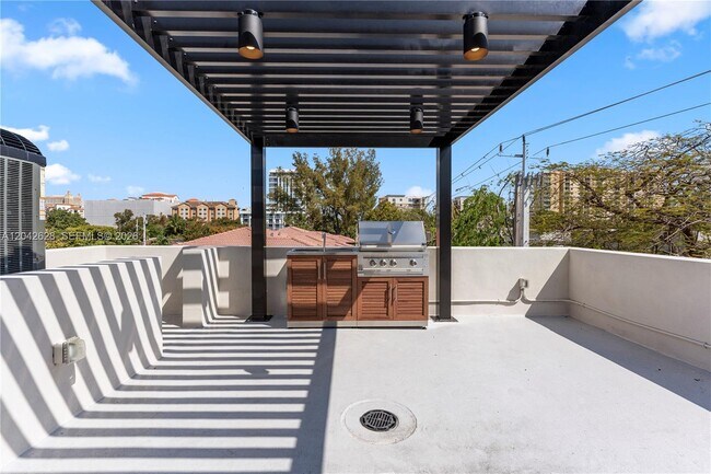 Foto del edificio - 2330 SW 36th Ave