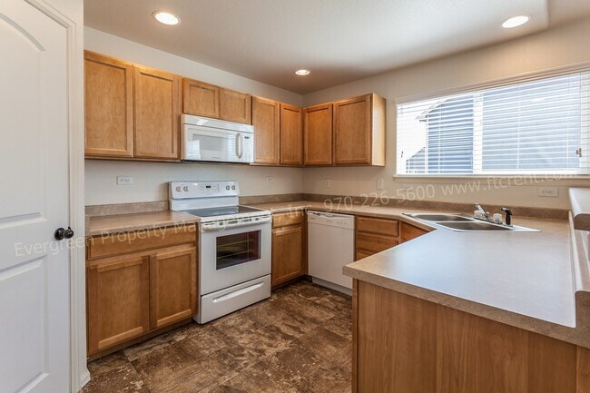 Foto del edificio - Amazing 3 Bedroom, 2 1/2 Bath Home in Gree...