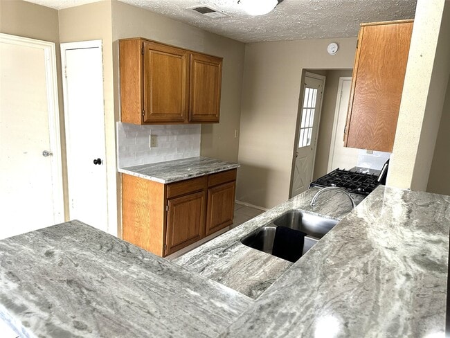 Building Photo - 1735 Jo Ann Ln