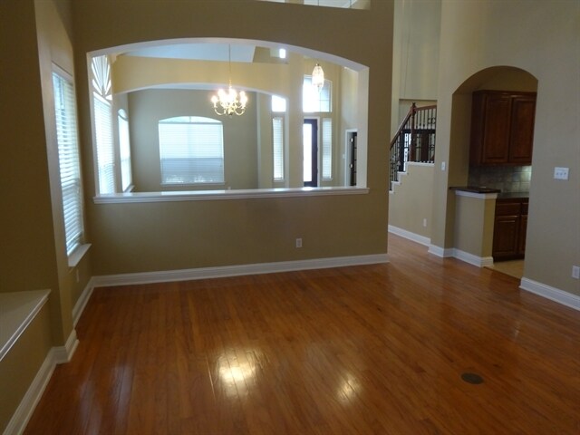Building Photo - 2033 Midhurst Drive