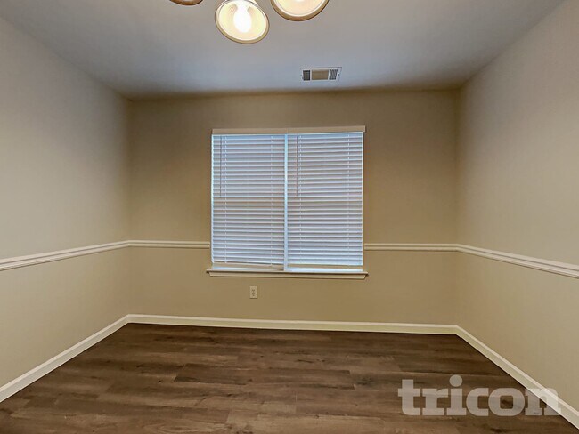 Foto del edificio - 4123 Green Field Dr