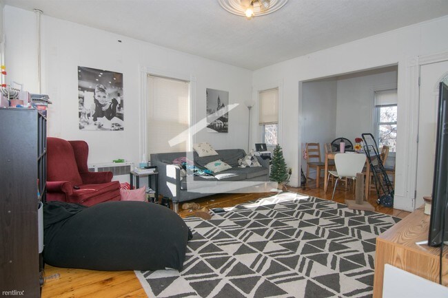 Building Photo - 4 br, 2 bath  - 30 Ashford St # 33
