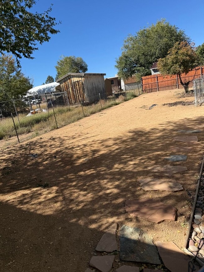 Foto del edificio - 3 bedroom 2 bath home in quiet neighborhood