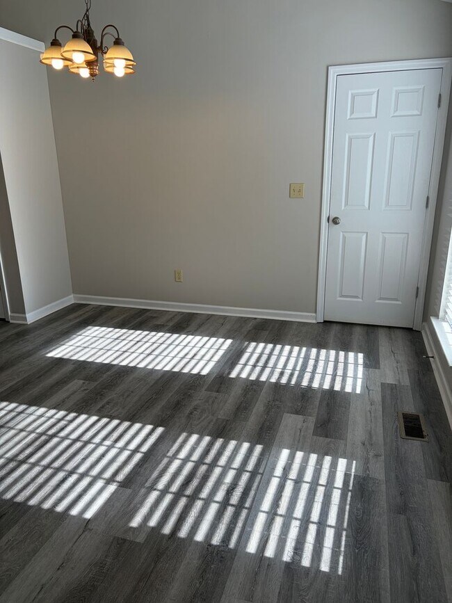 Foto del edificio - Tri level home