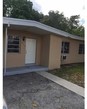 Foto principal - 1845 Lauderdale Manor Dr