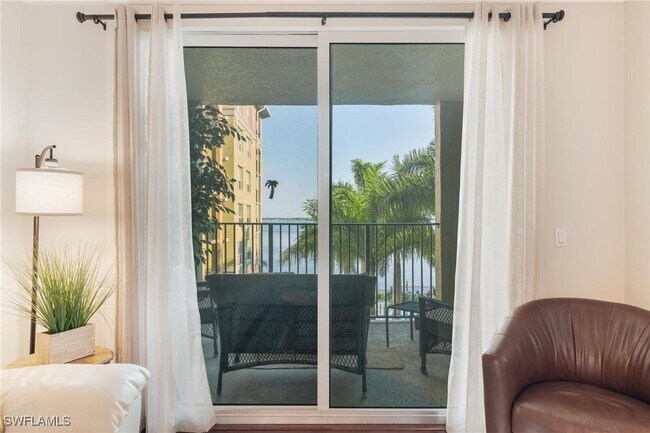 Foto del edificio - 2825 Palm Beach Blvd