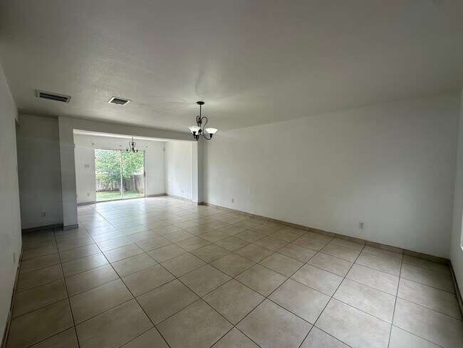 Building Photo - 3203 St Isaac Loop