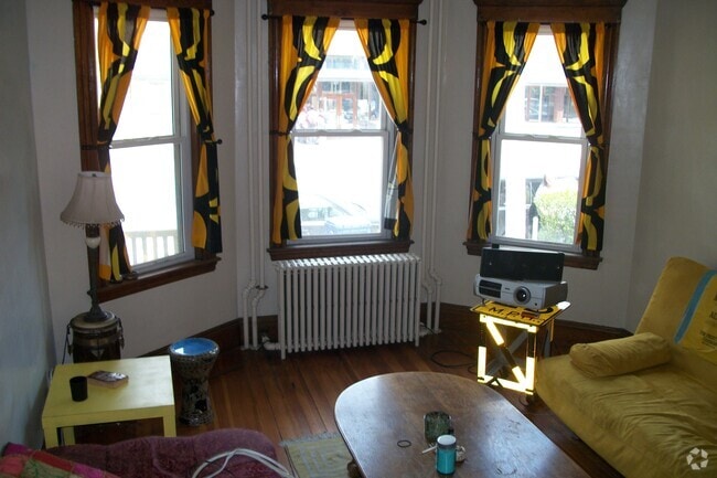 Building Photo - 299 N Harvard St