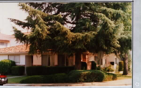 Building Photo - 632 E Olive Ave