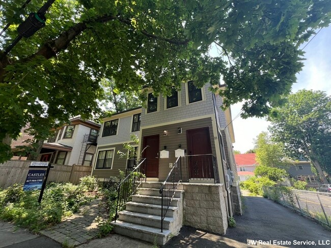 Building Photo - 23 Winslow Rd