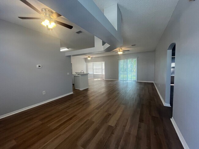 Foto del edificio - Nice Home in Seminole Woods!