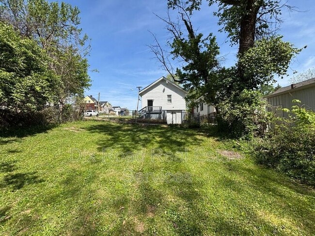 Foto del edificio - 3701 Iona Ave