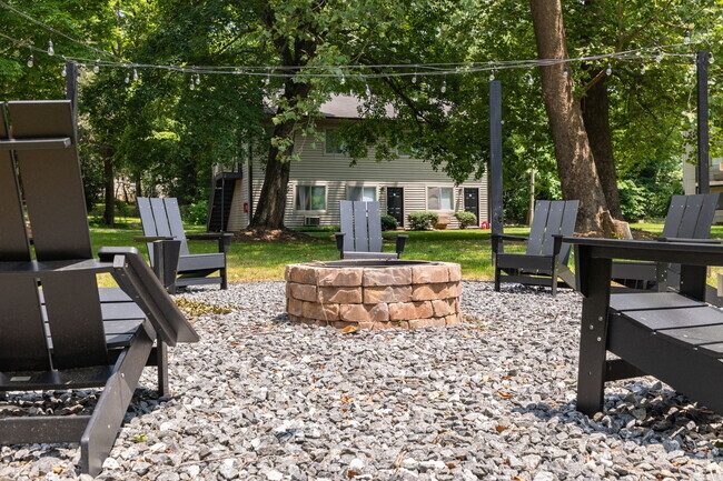 Fire Pit Area - Viewmont Pointe