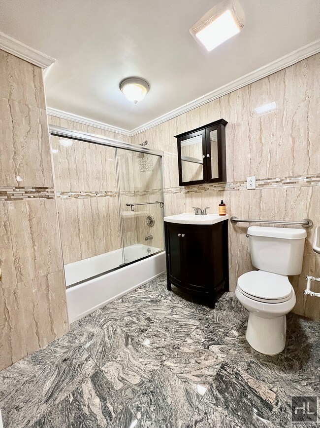 Foto del edificio - 2 Bedroom 1 Bath in 3 Bedroom 2 Bath (Apar...