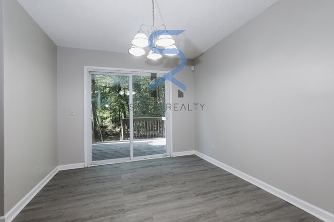 Building Photo - Move in before December 15th and get $100 OFF your rent for the first 3 months — PLUS a $250 Amaz...