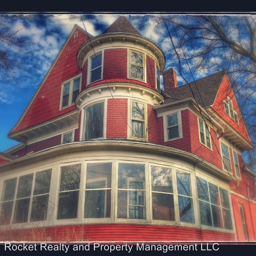 Primary Photo - 126 Clark St