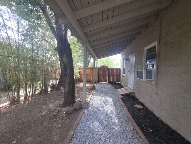 Foto del edificio - 2762-2764 Lanning Ave