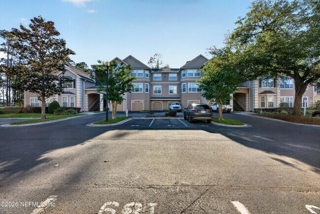 Foto del edificio - 13810 Sutton Park Dr N