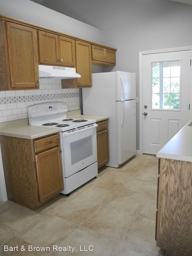 Building Photo - 3 br, 1 bath House - 160 Eric Dr.