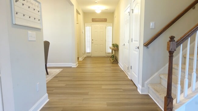 Building Photo - 1910 Pennypacker Ln