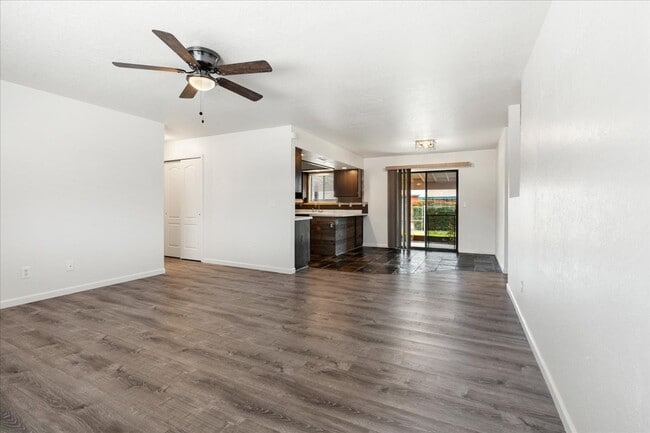 Building Photo - 3795 N Navajo Dr