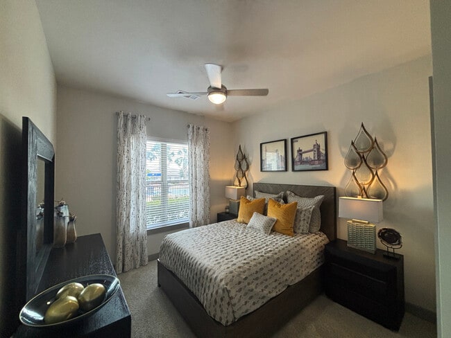 Building Photo - 1050 Wittenburg