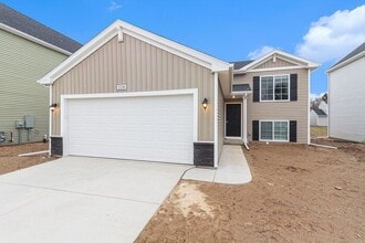 Building Photo - 4394 Pine Creek Dr