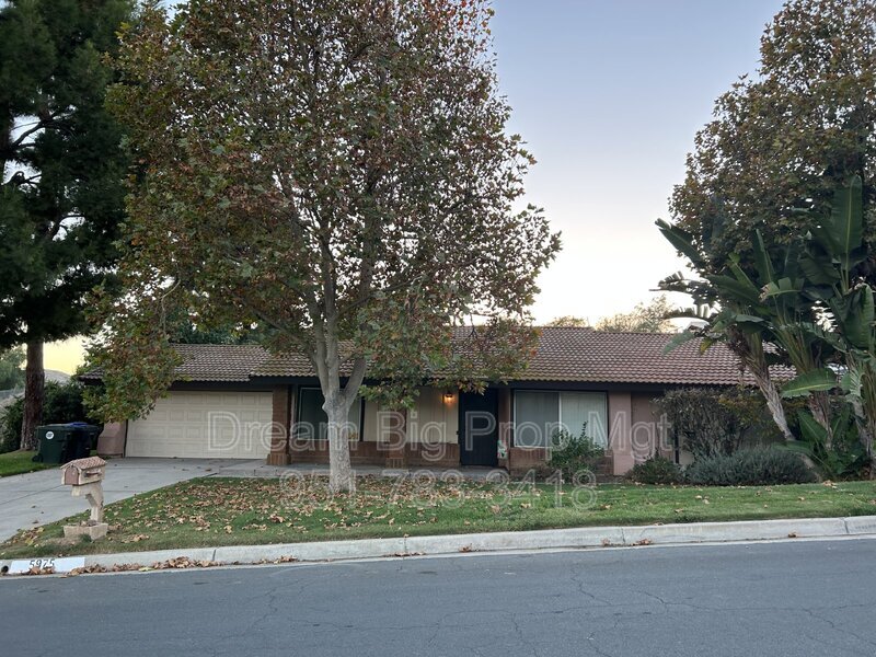 Primary Photo - 5975 Baldwin Ave