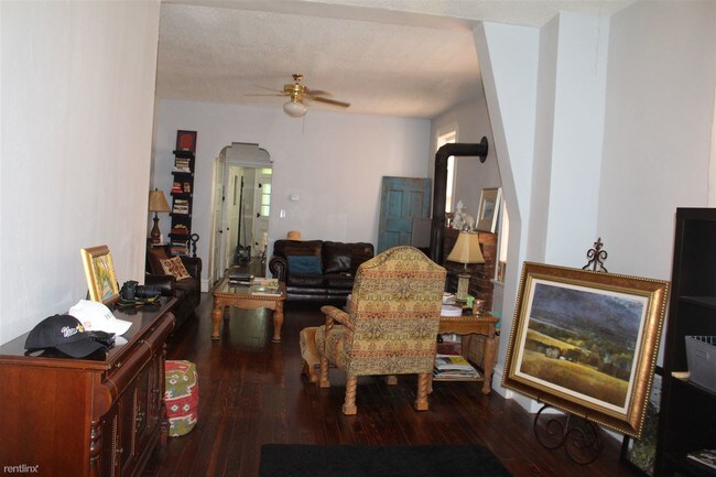 Building Photo - 2 br, 2 bath Townhome - 4384 Gibson Ave # 2