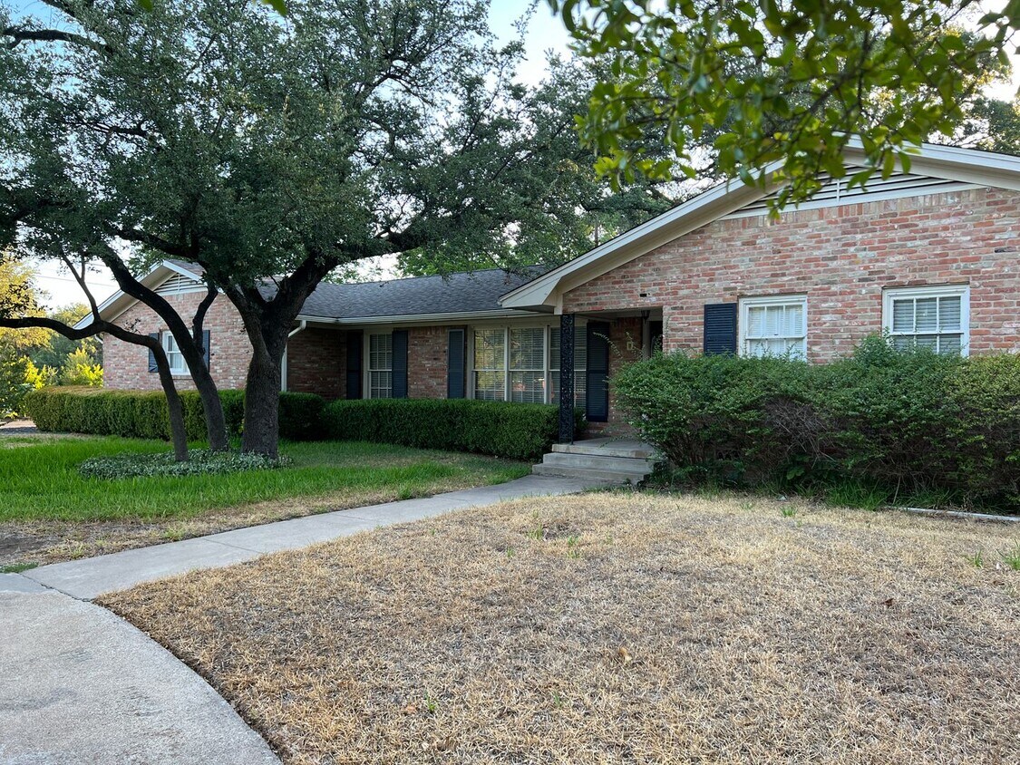 Foto principal - Single Family Home