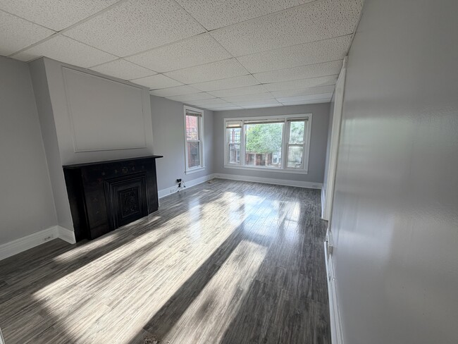 Building Photo - 6 Mount Carmel Pl