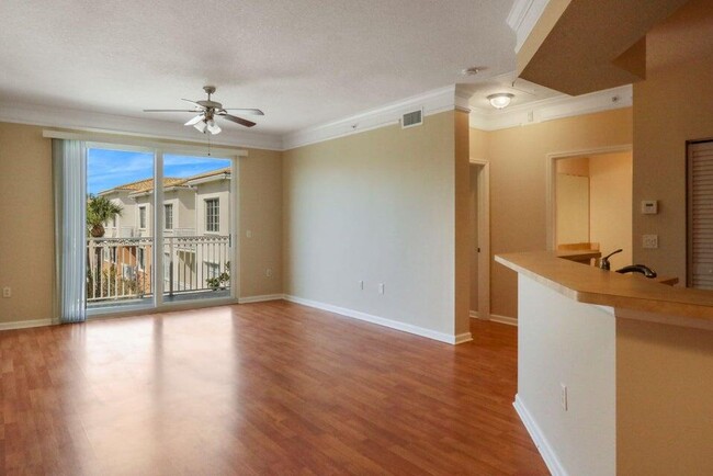 Building Photo - 3310 Myrtlewood Cir E