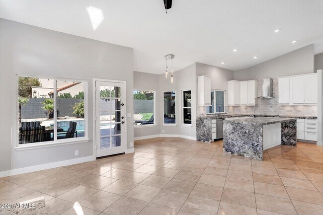 Building Photo - 4818 E Aire Libre Ave