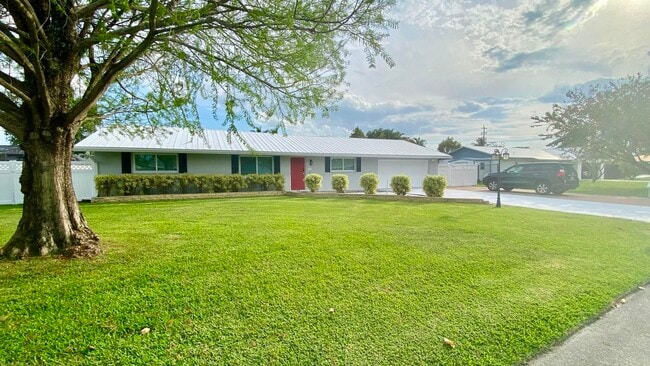 Building Photo - 3100 Indian Trl