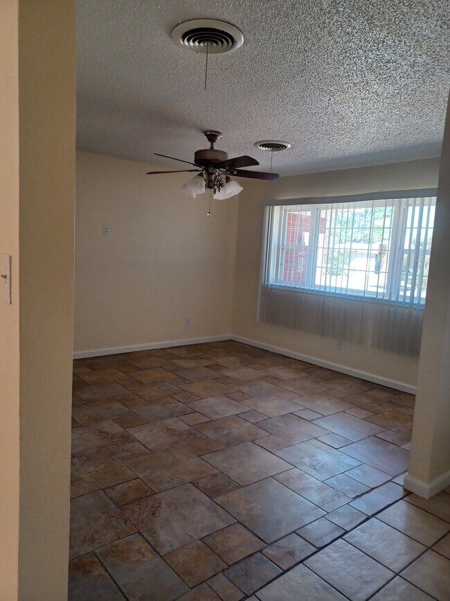 Foto del edificio - 120 Sandy Ln