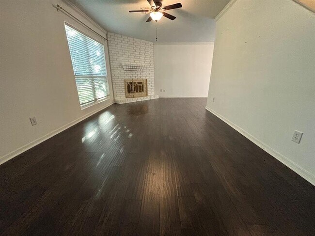 Building Photo - 1209 S Trace Dr