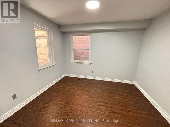 Building Photo - 98 McMorran Crescent