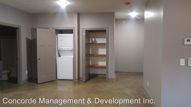 Building Photo - 444 N 27th St