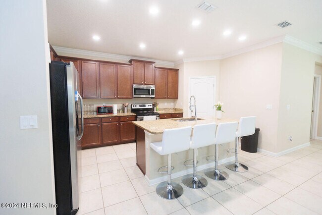 Building Photo - 16150 Blossom Lake Dr