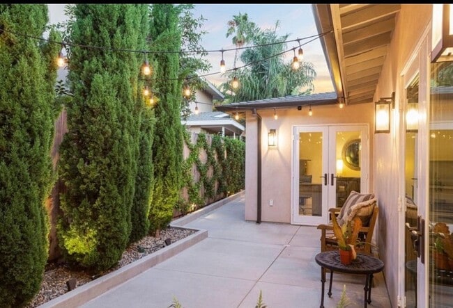Building Photo - 250 Avenida Monterey