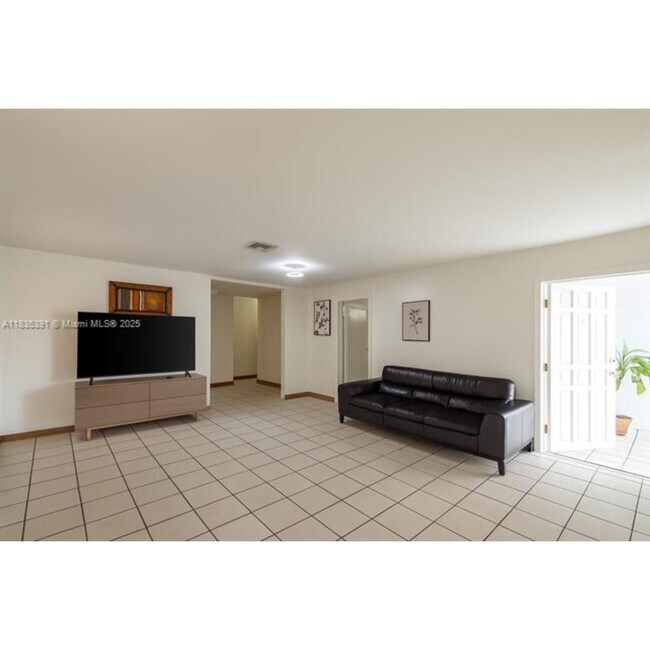Foto del edificio - 3925 SW 88th Pl