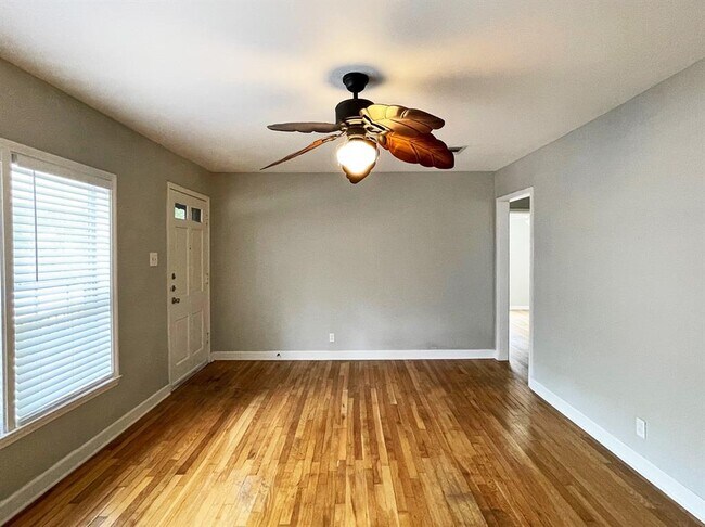 Building Photo - 4510 Mt Vernon Dr