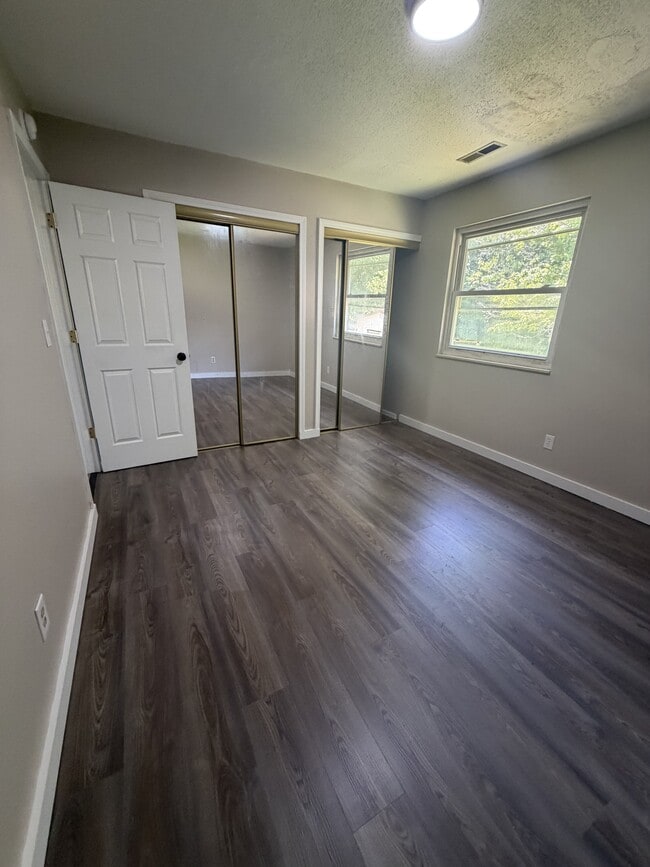 Building Photo - 62183 Forestview Dr