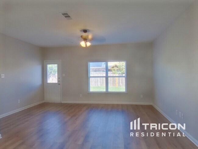 Foto del edificio - 6173 Chalk Hollow Dr