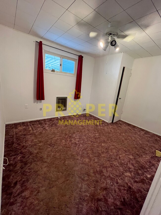 Foto del edificio - 3 bedrooms 1 bathrooms house for rent