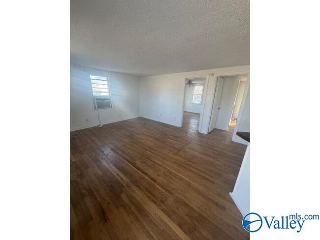 Building Photo - 118 Brockway Ave